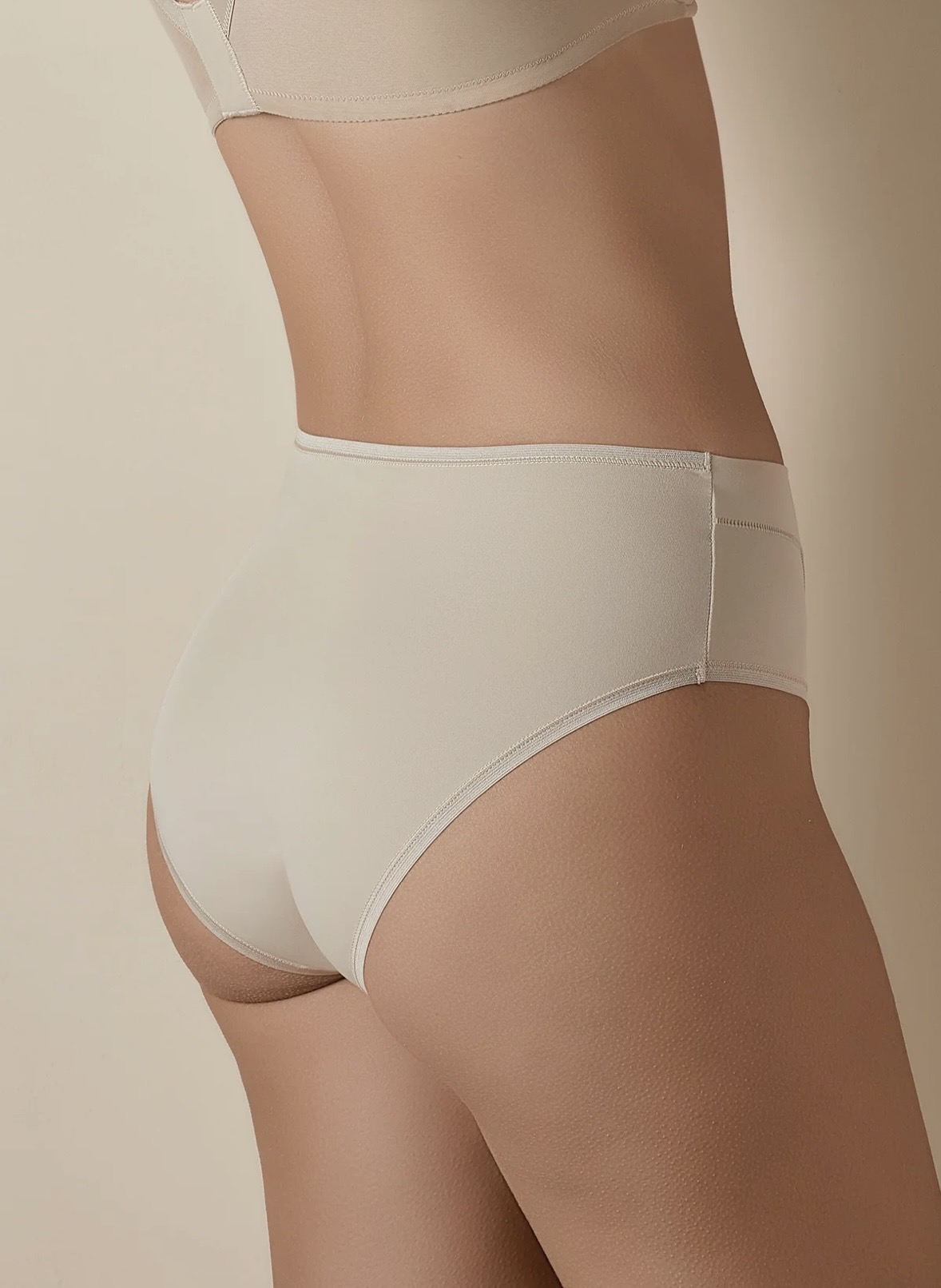 ROXANA - Image 13